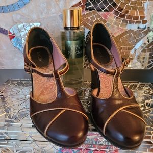 Beautiful Kenzie Chelsea T-Stap Wedged Heels